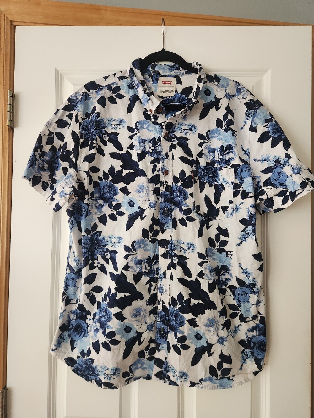 Levi's White Short-Sleeve Button-Up with Blue Floral Print